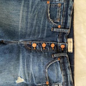 Madewell: 10” HR skinny button front